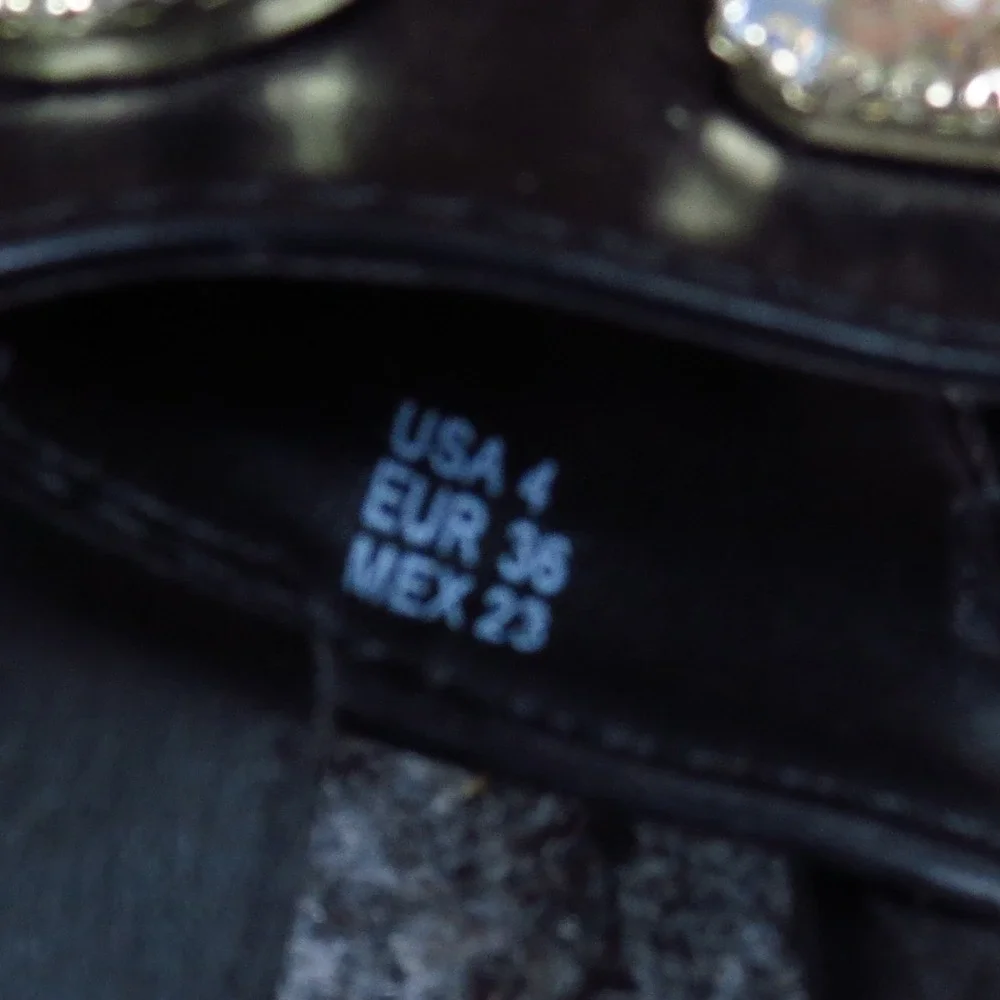 Madden NYC GGMN22AM002 Girls T-Strap Sandal Size 4 Dressy Black Rhinestone Studs